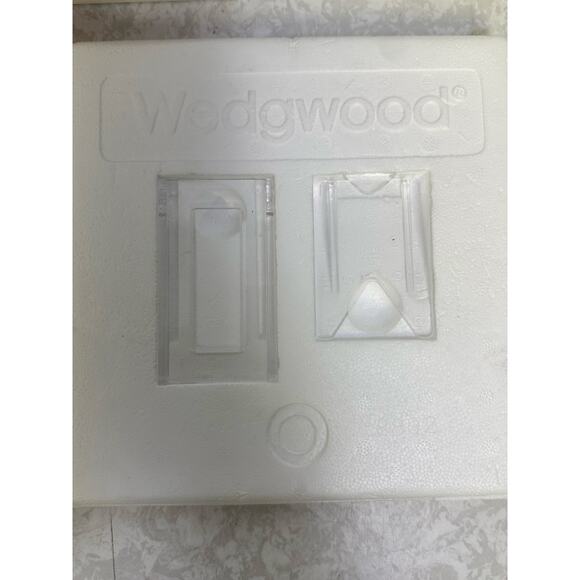 Wedgwood England Blue Jasperware 1991 'Hark the Herald Angels Sing' Plate w/Box - Picture 9 of 10